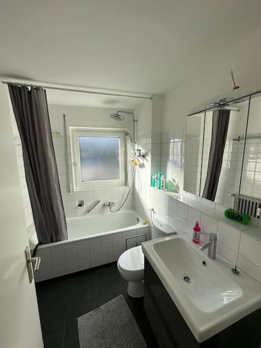 シュトゥットガルトRenovated Flat - Prime Location Near Marienplatzアパートメント エクステリア 写真