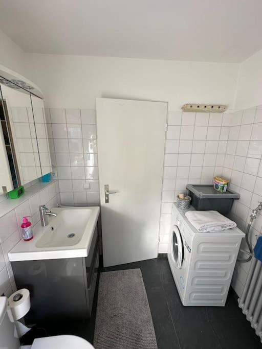 シュトゥットガルトRenovated Flat - Prime Location Near Marienplatzアパートメント エクステリア 写真